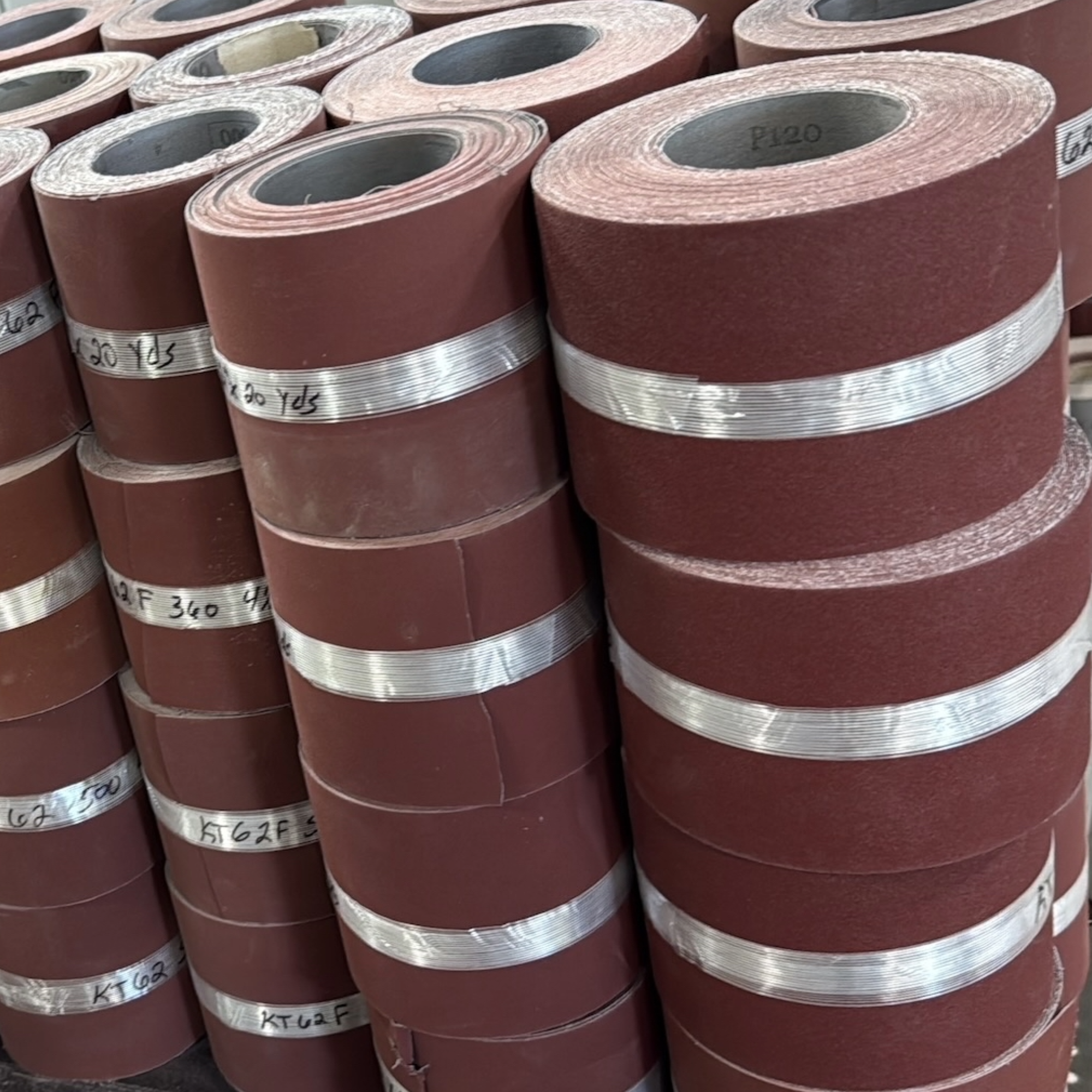 Rollo de tira de lijadora de tambor de tela de óxido de aluminio para carpintería de 3 1/8 pulgadas x 70 pies